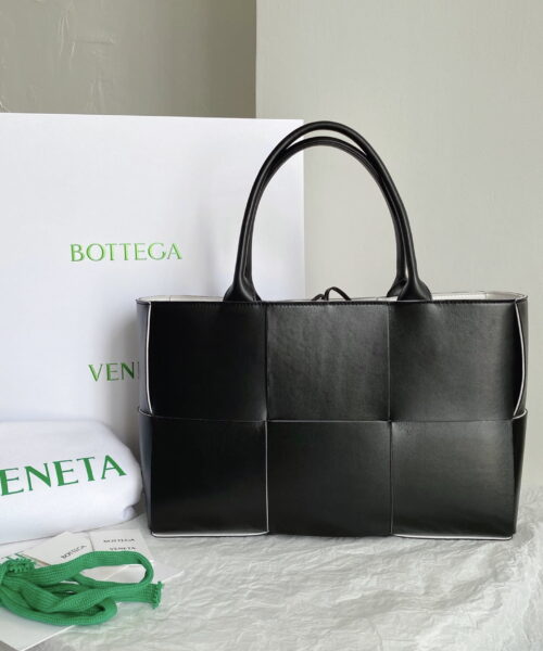 Bottega Veneta Arco Tote Bag For Women 14in/36cm In Black 609175VMAY31283