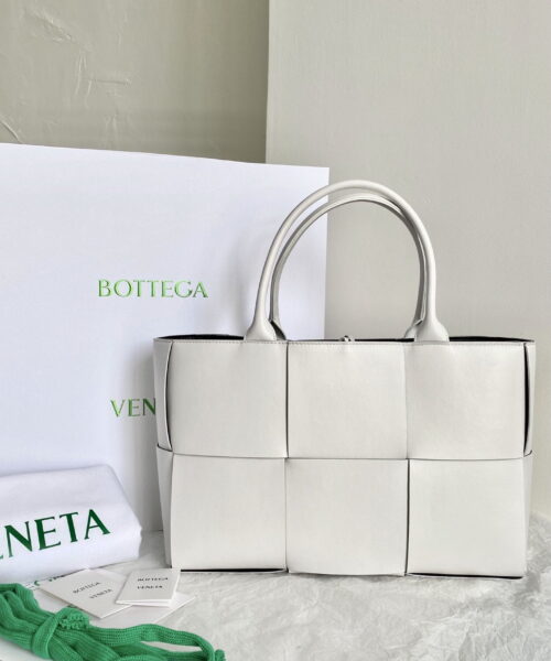 Bottega Veneta Arco Tote Bag For Women 16.14in/41cm In White 609175VMAY39041