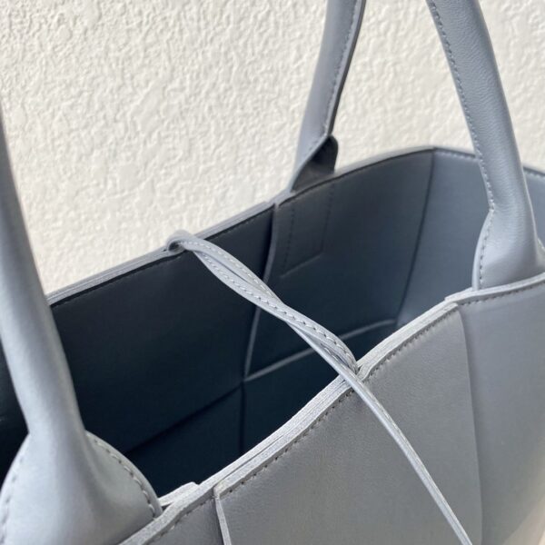 Bottega Veneta Arco Tote Bag For Women 16.14in/41cm