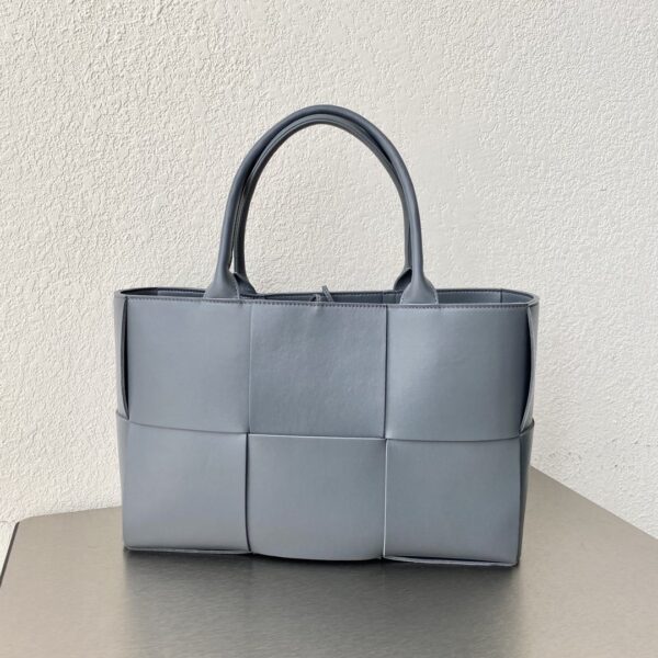 Bottega Veneta Arco Tote Bag For Women 16.14in/41cm
