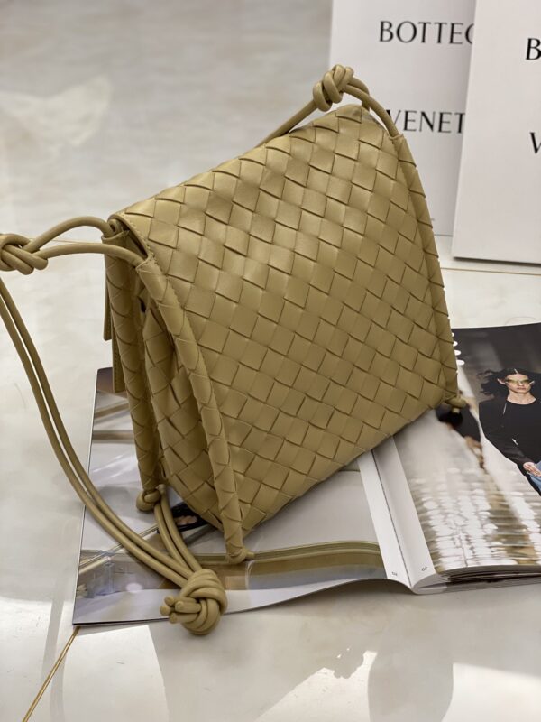 Bottega Veneta Backpack Beige, For Women, Women's Bags 8.9in/22.5cm