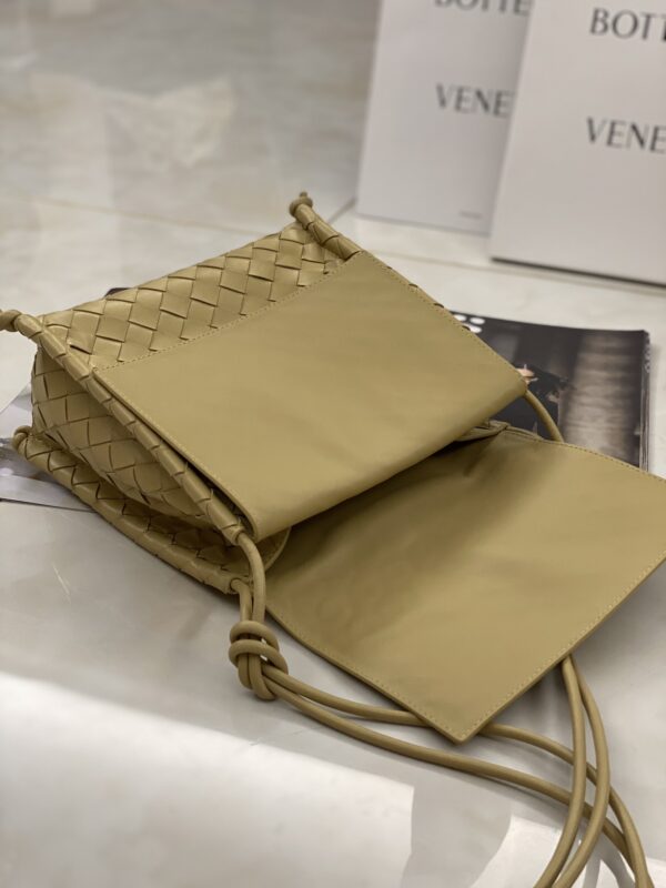 Bottega Veneta Backpack Beige, For Women, Women's Bags 8.9in/22.5cm