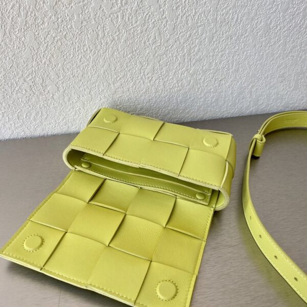 Bottega Veneta Belt Cassette Acid Kiwi, For Women, Women’s Bags 7in/18cm 668572VMAY17301