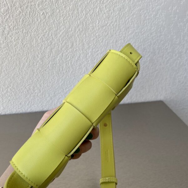 Bottega Veneta Belt Cassette Acid Kiwi, For Women, Women’s Bags 7in/18cm 668572VMAY17301
