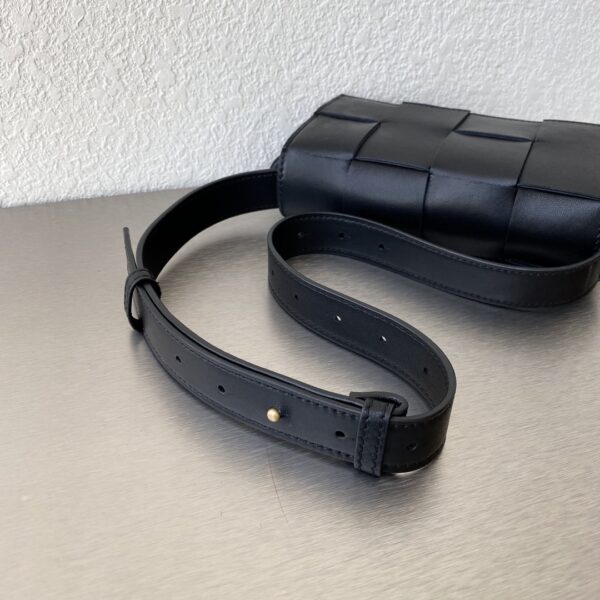 Bottega Veneta Belt Cassette Black, For Women, Women’s Bags 7in/18cm 668572VMAY18425