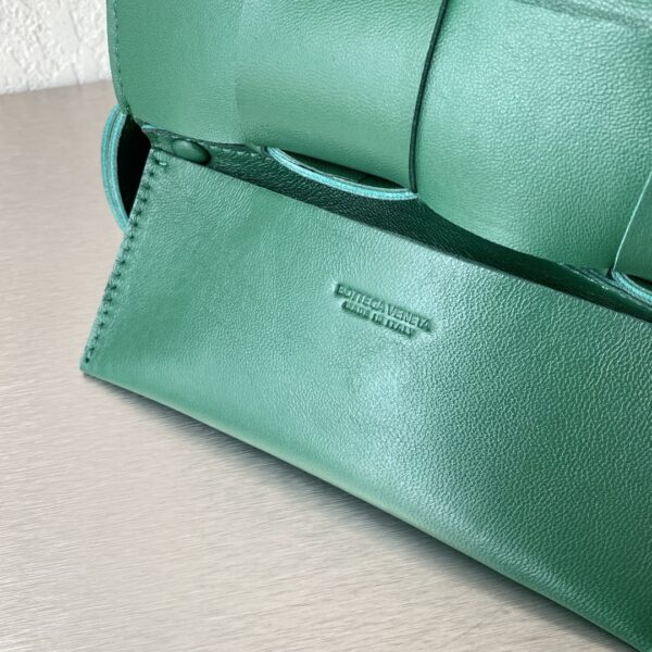 Bottega Veneta Belt Cassette Dark Green, For Women, Women’s Bags 6.9in/17.5cm