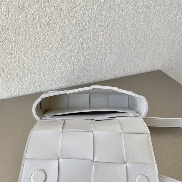 Bottega Veneta Belt Cassette White, For Women, Women’s Bags 7in/18cm 668572VMAY19009