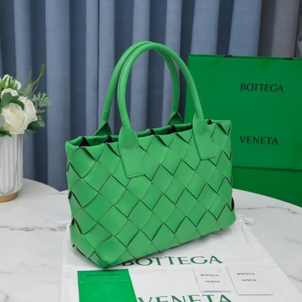 Bottega Veneta Braided Maxi Cava Tote Bag Green, For Women, Women's Bags 13.8in/35cm