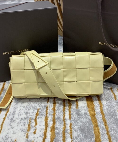 Bottega Veneta Brick Cassette Bag For Women 11in/28cm In Beige