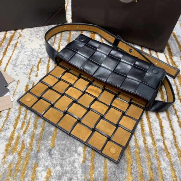 Bottega Veneta Brick Cassette Bag For Women 11in/28cm In Black 709360VMAY18425