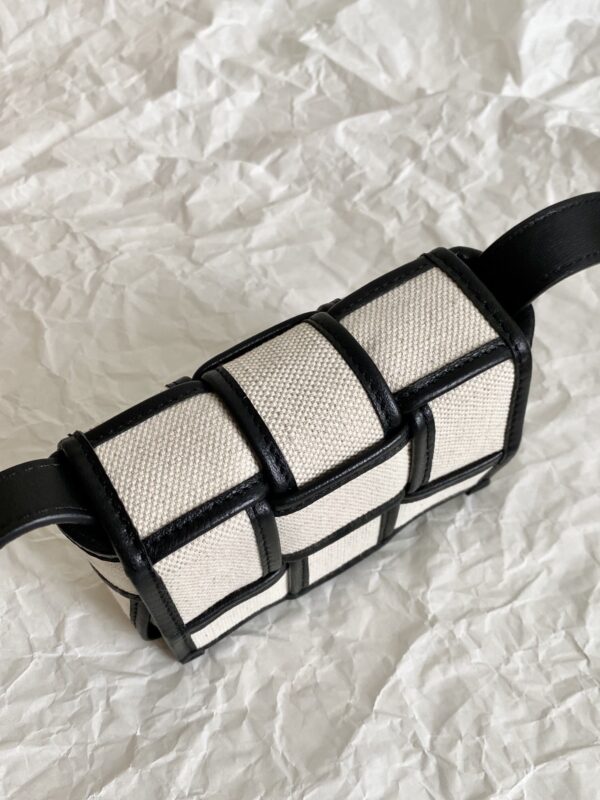 Bottega Veneta Candy Cassette Beige And Black, For Women, Women's Bags 4.7in/12cm 714618VMBN39811