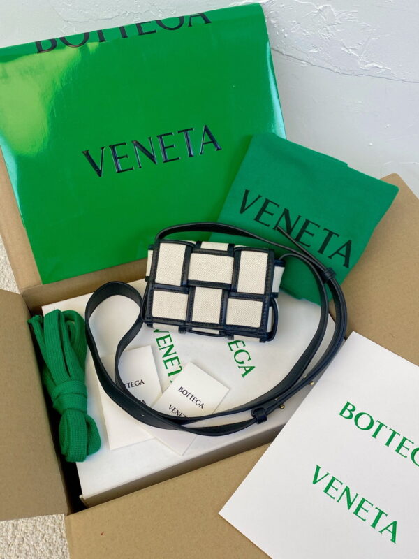 Bottega Veneta Candy Cassette Beige And Black, For Women, Women's Bags 4.7in/12cm 714618VMBN39811