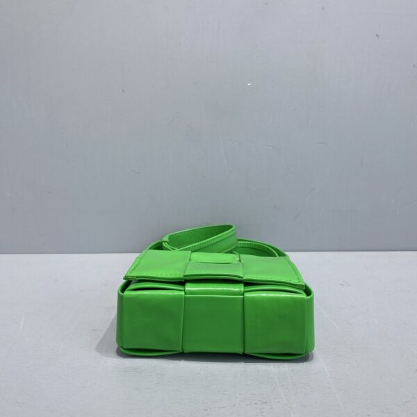 Bottega Veneta Candy Cassette Green, For Women, Women's Bags 4.7in/12cm 667048VCQ723724