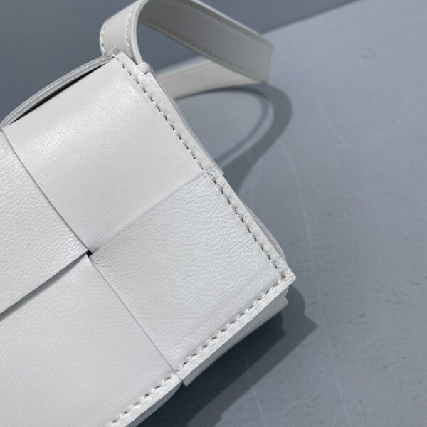 Bottega Veneta Candy Cassette White, For Women, Women's Bags 4.7in/12cm 666688VMAY19009