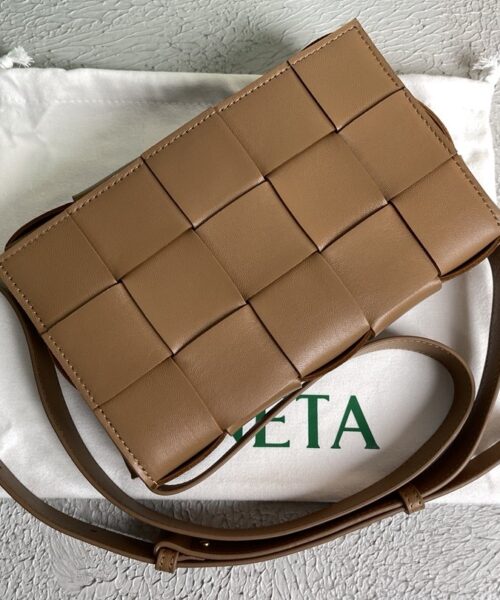 Bottega Veneta Cassette Acorn, For Women, Women’s Bags 9.1in/23cm 578004VMAY17745