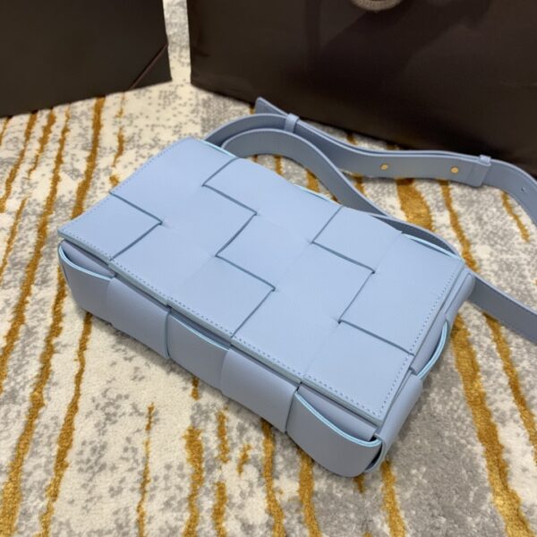 Bottega Veneta Cassette Bag For Women 9.1in/23cm In Blue 666870V17H13915