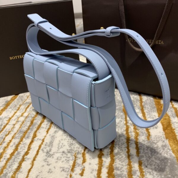 Bottega Veneta Cassette Bag For Women 9.1in/23cm In Blue 666870V17H13915