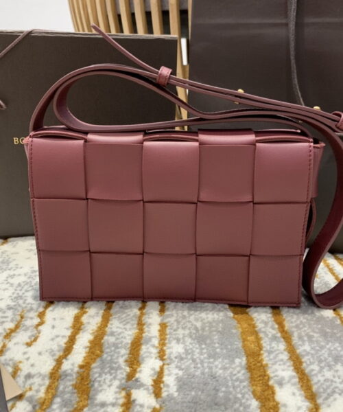 Bottega Veneta Cassette Bag For Women 9.1in/23cm In Dark Red 578004VMAY16206