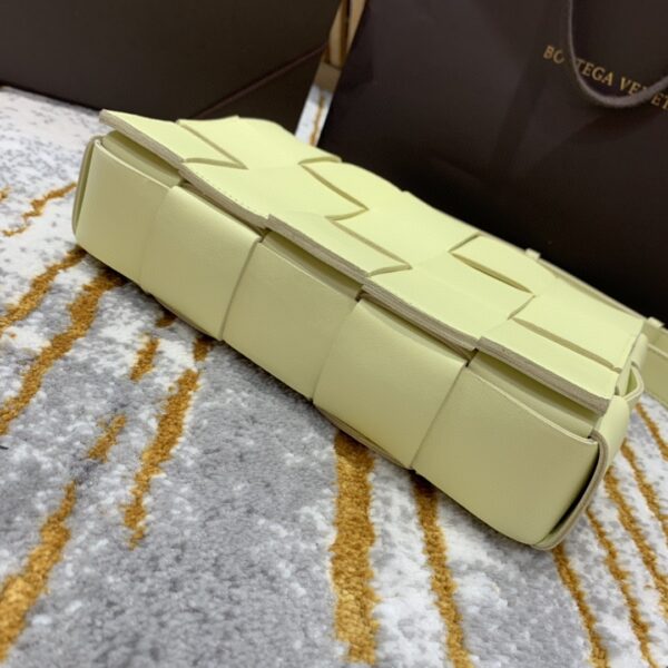 Bottega Veneta Cassette Bag For Women 9.1in/23cm In Light Yellow