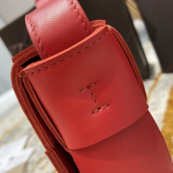 Bottega Veneta Cassette Bag For Women 9.1in/23cm In Red