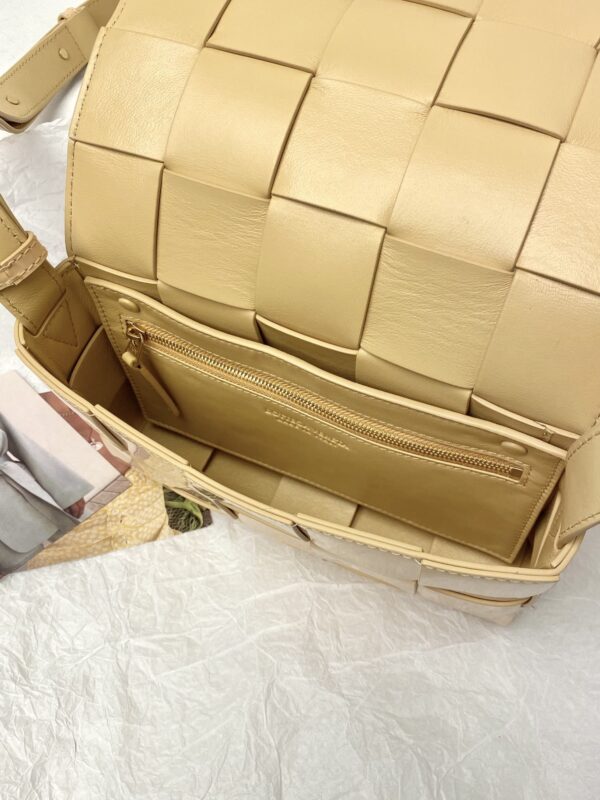 Bottega Veneta Cassette Beige, For Women, Women's Bags 9.1in/23cm 578004V1EP39776