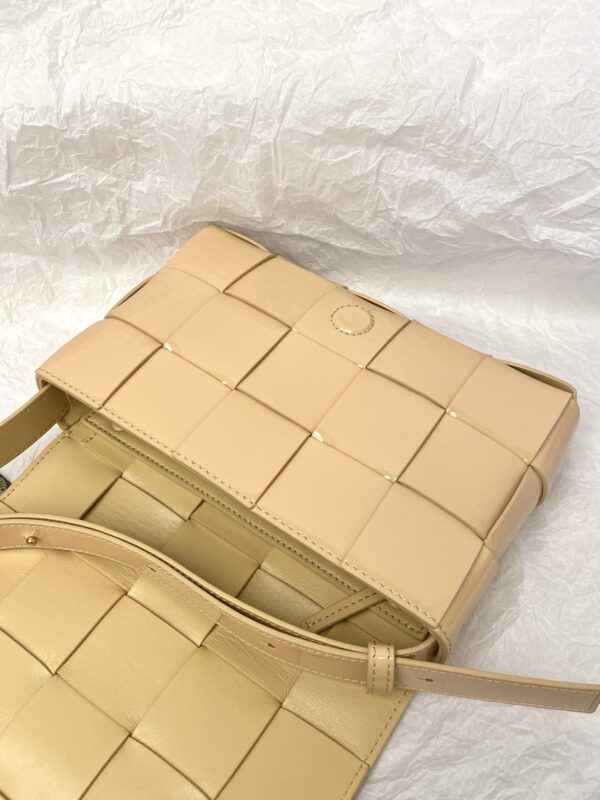 Bottega Veneta Cassette Beige, For Women, Women's Bags 9.1in/23cm 578004V1EP39776