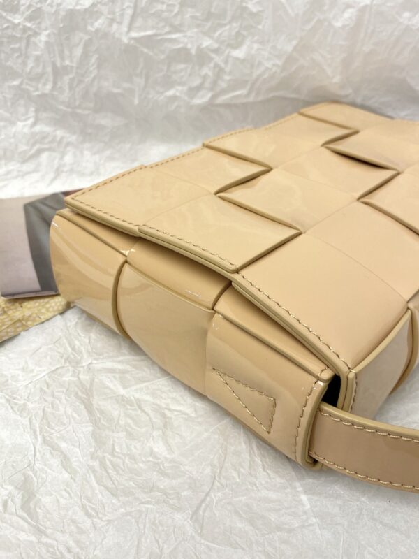 Bottega Veneta Cassette Beige, For Women, Women's Bags 9.1in/23cm 578004V1EP39776