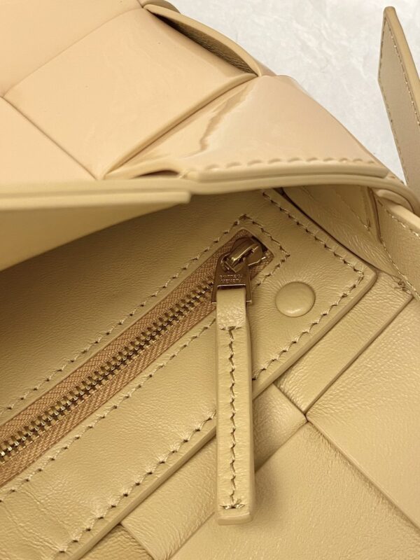 Bottega Veneta Cassette Beige, For Women, Women's Bags 9.1in/23cm 578004V1EP39776