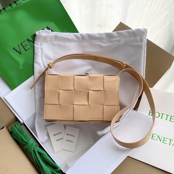 Bottega Veneta Cassette Beige, For Women, Women's Bags 9.1in/23cm 578004V1EP39776