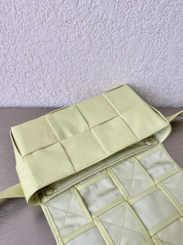 Bottega Veneta Cassette Belt Bag Lemon, For Women, Women's Bags 7.1in/18cm 651053VCQ729413