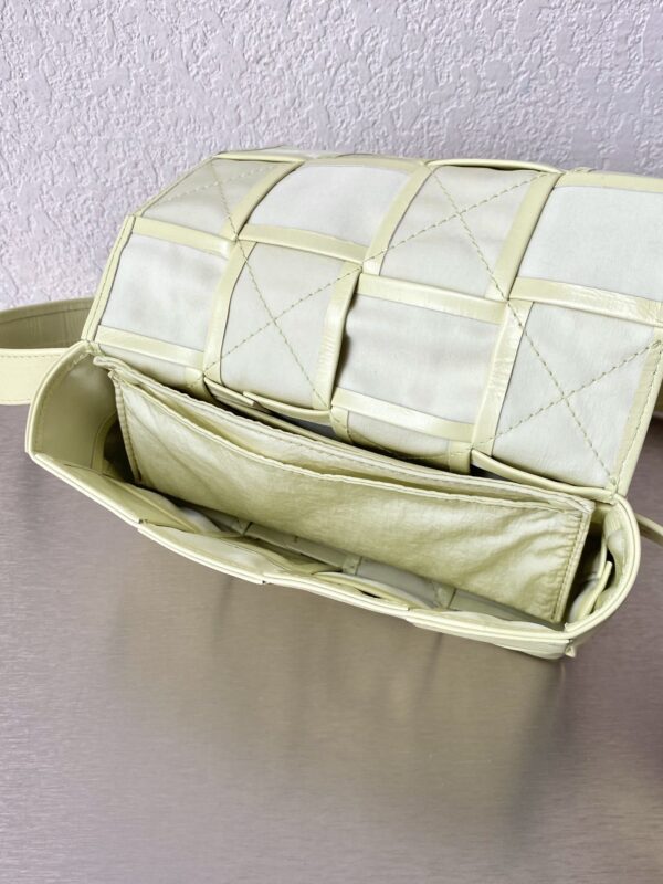Bottega Veneta Cassette Belt Bag Lemon, For Women, Women's Bags 7.1in/18cm 651053VCQ729413