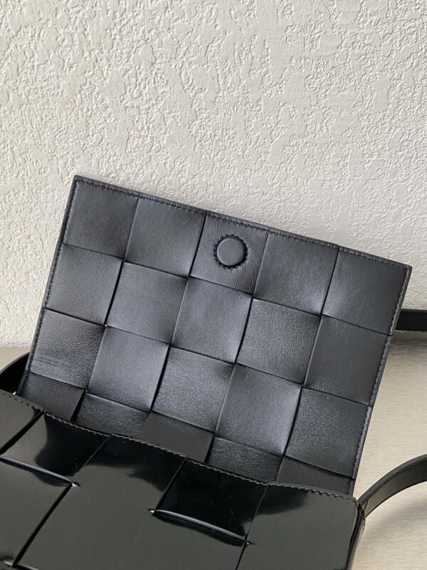 Bottega Veneta Cassette Black, For Women, Women's Bags 9.1in/23cm 578004V1EP38425
