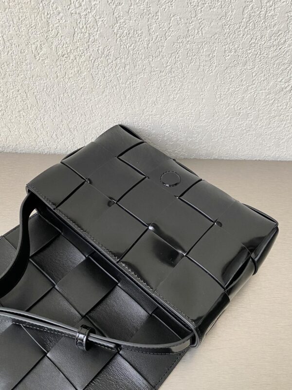 Bottega Veneta Cassette Black, For Women, Women's Bags 9.1in/23cm 578004V1EP38425