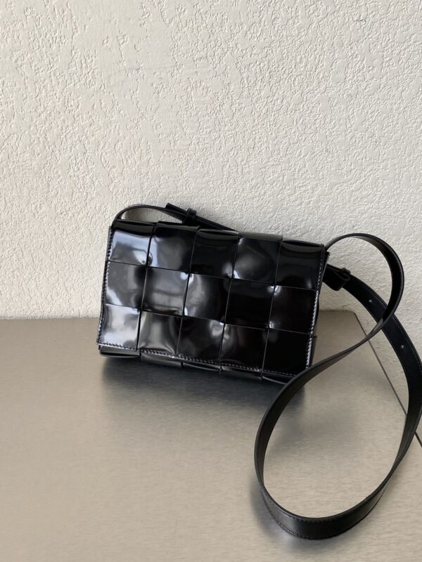 Bottega Veneta Cassette Black, For Women, Women's Bags 9.1in/23cm 578004V1EP38425
