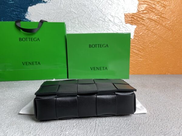 Bottega Veneta Cassette Black, For Women, Women’s Bags 9.1in/23cm 578004VMAY11229