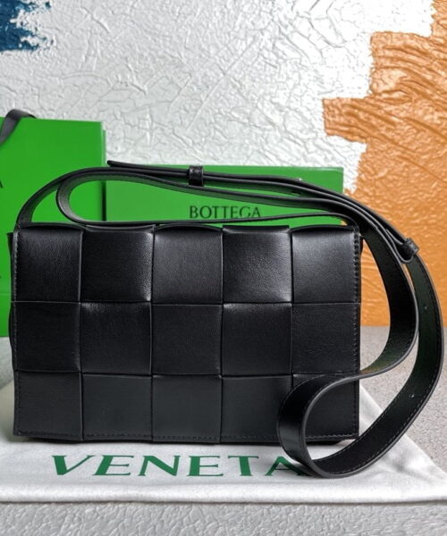 Bottega Veneta Cassette Black, For Women, Women’s Bags 9.1in/23cm 578004VMAY11229