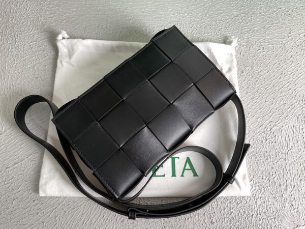 Bottega Veneta Cassette Black, For Women, Women’s Bags 9.1in/23cm 578004VMAY11229
