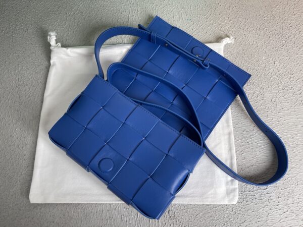 Bottega Veneta Cassette Blue, For Women, Women’s Bags 9.1in/23cm