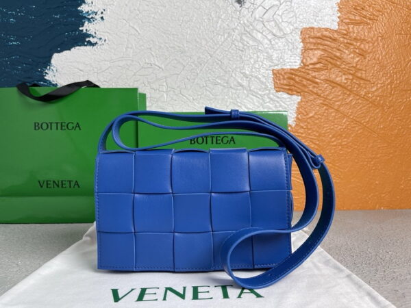 Bottega Veneta Cassette Blue, For Women, Women’s Bags 9.1in/23cm