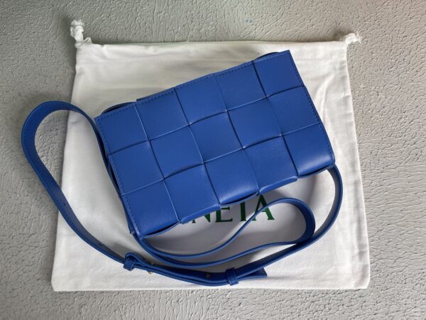 Bottega Veneta Cassette Blue, For Women, Women’s Bags 9.1in/23cm