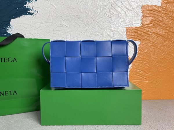 Bottega Veneta Cassette Blue, For Women, Women’s Bags 9.1in/23cm