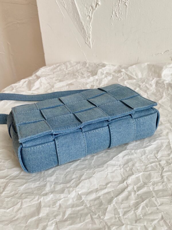 Bottega Veneta Cassette Blue, For Women, Women's Bags 9in/23cm 710188V2A014948