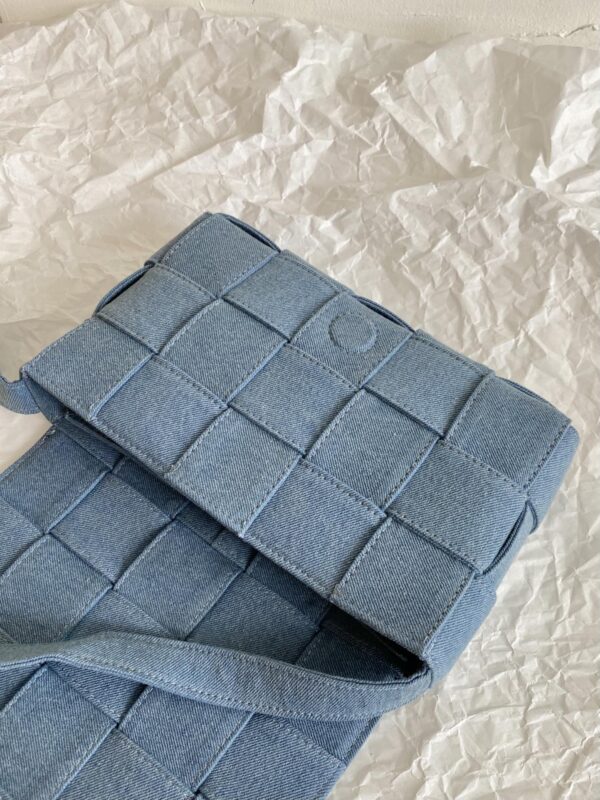 Bottega Veneta Cassette Blue, For Women, Women's Bags 9in/23cm 710188V2A014948