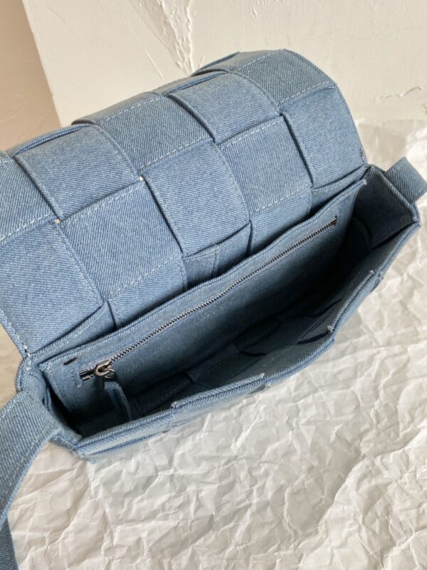 Bottega Veneta Cassette Blue, For Women, Women's Bags 9in/23cm 710188V2A014948