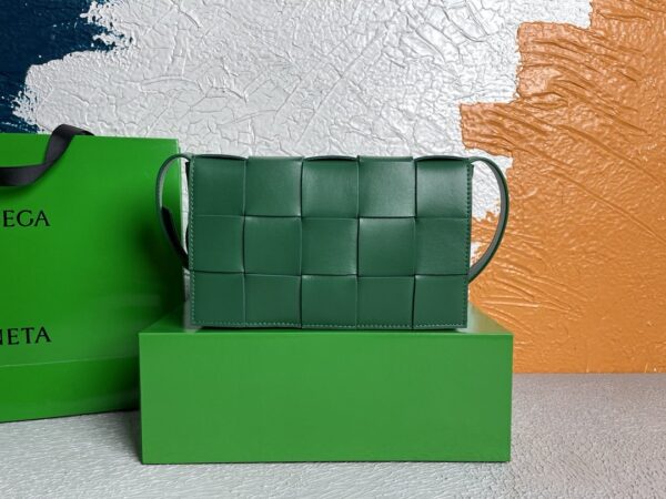 Bottega Veneta Cassette Green, For Women, Women’s Bags 9.1in/23cm