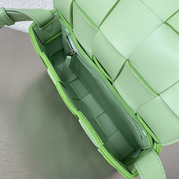 Bottega Veneta Cassette Green, For Women, Women’s Bags 9in/23cm