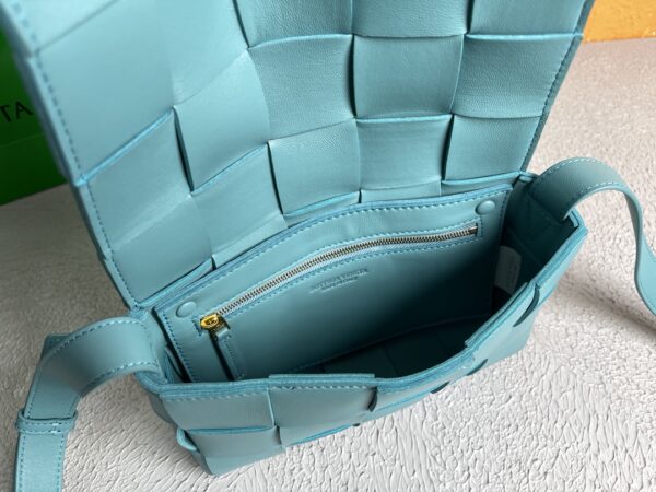 Bottega Veneta Cassette Light Blue, For Women, Women’s Bags 9.1in/23cm
