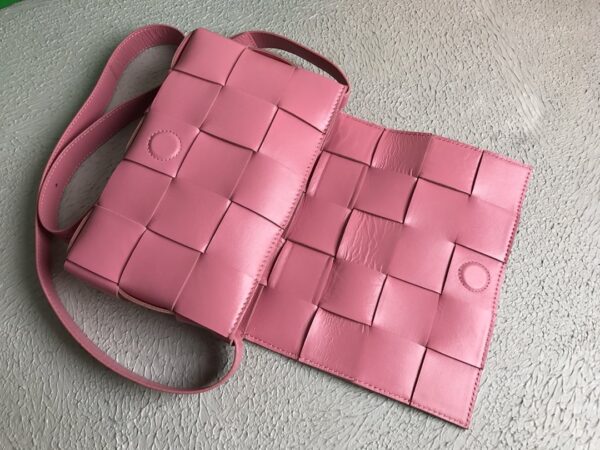 Bottega Veneta Cassette Light Pink, For Women, Women’s Bags 9.1in/23cm