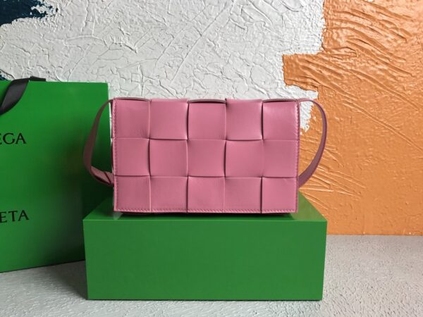 Bottega Veneta Cassette Light Pink, For Women, Women’s Bags 9.1in/23cm