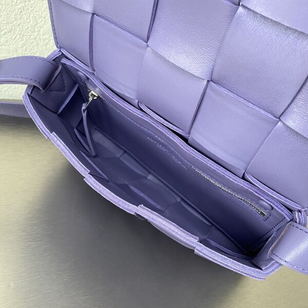 Bottega Veneta Cassette Violet, For Women, Women’s Bags 9in/23cm 578004VMAY14214
